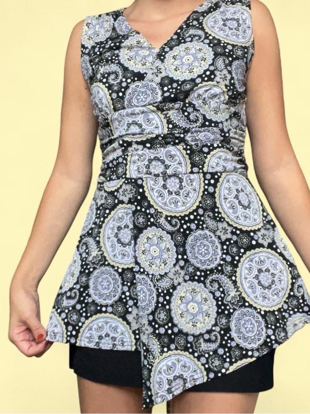 y2k dressbarn Black Sleeveless Paisley Medallion Tunic with Asymmetric Hem